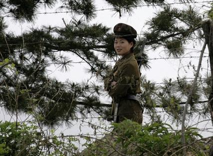 Nordkoreanische Soldatin heute Nordkoreanische Soldatin heute