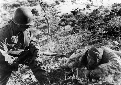 US-Soldat, koreanischer Gefangener US-Soldat, koreanischer Gefangener